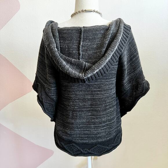 SOLD OUTT - Picture 3 of 7